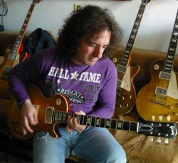 Πρόσκληση σε Guitar Clinic με τον Βασίλη Μερζιώτη 