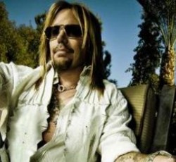 Solo δίσκος με πολλές διασκευές από τον Vince Neil 