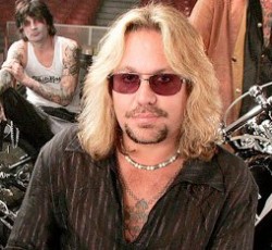 Vince Neil (Motley Crue): «Το να ανοίξω στριπτιτζάδικο ήταν κάτι το αναμενόμενο» 
