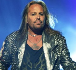 Ο Vince Neil επιτίθεται σε οπαδό - Δείτε το βίντεο 