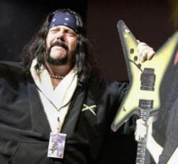 Vinnie Paul Abbott (Pantera): «Είναι γαϊδουριά και μόνο η σκέψη επανένωσης των Pantera» 