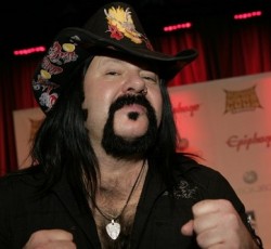Όταν έκλαψε ο... Vinnie Paul Abbott 