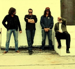 Ημερομηνία κυκλοφορίας για το ντεμπούτο των Vista Chino / Ακούστε ένα ακόμη νέο τραγούδι 