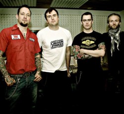 Ο τραγουδιστής των Napalm Death ανεβαίνει επί σκηνής με τους Volbeat 