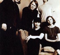 Ξεκίνησε η προπώληση για το εορτασικό live των Walkabouts 