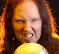 «Δίσκο με goth metal διασκευές» έχει στα σκαριά ο Warrel Dane (Nevermore / Sanctuary) 