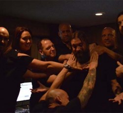 Άκυρες όλες οι εμφανίσεις των While Heaven Wept λόγω οικονομικής στενότητας 