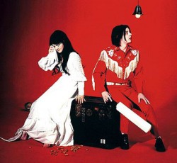 Από τι είναι φτιαγμένο το booklet του "Elephant" των White Stripes; 