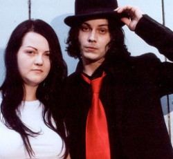 Διαθέσιμες δύο ακυκλοφόρητες διασκευές των White Stripes 