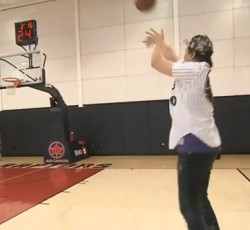 Ο frontman των Arcade Fire σε διαγωνισμό τριπόντων με παίκτη των Toronto Raptors