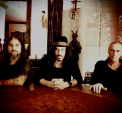 Δεύτερο τραγούδι από το ντεμπούτο των The Winery Dogs (Kotzen / Portnoy / Sheehan) 