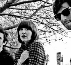 Remix με χρήση theremin για το "Mosquito" των Yeah Yeah Yeahs 