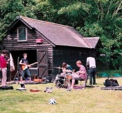 Επιτέλους, τελειώνει η 8-χρονη αναμονή για τους οπαδούς των Yndi Halda 