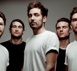 Οι You Me At Six προσφέρουν τεράστιο ποσό για να παίξουν στο Super Bowl 