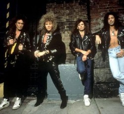 Τετραπλό CD για τους Y&T με όλα τα album της περιόδου 1981-'85 και ακυκλοφόρητο υλικό