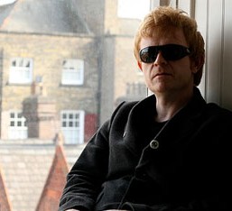 Ακουστική περιοδεία για τον Craig Walker των Archive στην Ελλάδα