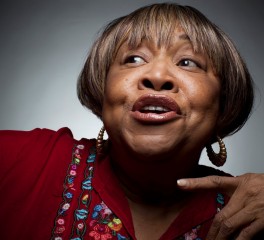 Nick Cave και Bon Iver γράφουν μουσική για την θρυλική Mavis Staples