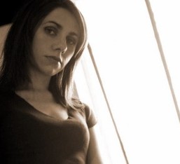 Οι πολιτικές προεκτάσεις του νέου album της PJ Harvey