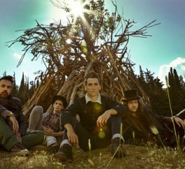 To Band Complete παρουσιάζει τους Skinny Whales