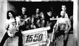 Διασκευή με ελληνικούς στίχους σε κομμάτι των Nickelback από τους 15 50