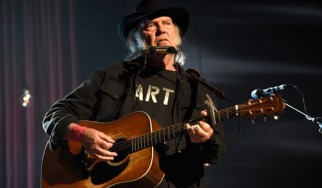 Starbucks και Mosanto απαντούν στον Neil Young