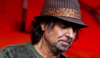 Μην διαβάζετε φήμες: O Phil Campbell είναι ζωντανός