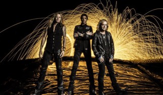 Το πρώτο single των Revolution Saints