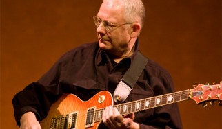 O Robert Fripp «αποκαλύπτει» τρία νέα τραγούδια των King Crimson