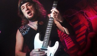 Ο Adrian Smith καθησυχάζει τους φίλους των Iron Maiden σχετικά με το νέο του group, The Primal Rock Rebellion
