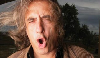 Ακούστε τα δύο καινούργια τραγούδια του Γιάννη Αγγελάκα