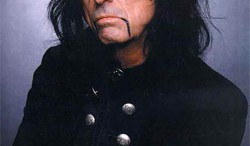 ''Along Came A Spider'' ο νέος δίσκος του Alice Cooper