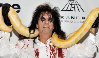 Alice Cooper: «Διδάσκω τη Βίβλο σε παιδιά...»