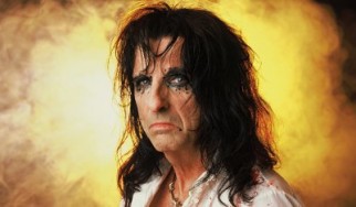 Alice Cooper: Συνεργάστηκε με την Ke$ha και τώρα επιθυμεί να... ψήσει τη Lady Gaga