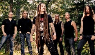 Οι Amorphis και πρώην μέλη τους μαζί στη σκηνή