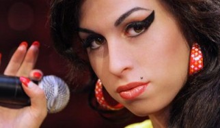 Σε κέντρο αποτοξίνωσης (ξανά) η Amy Winehouse