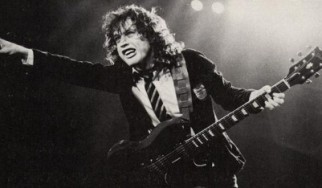 Angus Young: «Ποτέ δε με θεώρησα ιδιαίτερο κιθαρίστα»