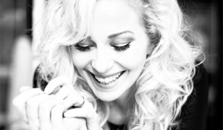 Πλησιάζουν οι τρεις εμφανίσεις Anneke Van Giersbergen στη χώρα μας. Κερδίστε προσκλήσεις για το live της Αθήνας!
