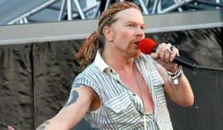 Axl Rose: «Ο Slash και ο Duff 'τραυμάτισαν' τη συνθετική μου ικανότητα»