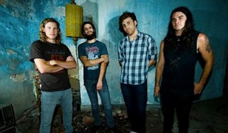Οι Baroness βάλθηκαν να μας ...πάρουν τα κόκαλα