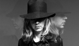 Δύο νέους δίσκους ετοιμάζει ο Beck / Ακούστε το νέο κομμάτι του, "Defriended"