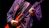 Ο πρώην Rolling Stone, Bill Wyman, επιτίθεται στο Guitar Hero