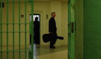 Μέλη των Pink Floyd και Radiohead κατά της απαγόρευσης μουσικών οργάνων στις βρετανικές φυλακές