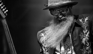 Ο Billy Gibbons των ZZ Top επιστρέφει στο studio με την παλιά του μπάντα, The Moving Sidewalks