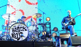 Οι The Black Keys διασκευάζουν τους The Band στο Coachella