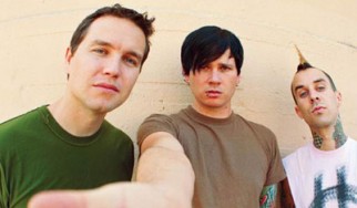 Ακούστε το νέο χριστουγεννιάτικο τραγούδι των Blink-182, "Boxing Day"