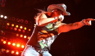 Bret Michaels: «H κόντρα των Poison με τους Guns N' Roses ήταν κατασκευασμένη από τα media»