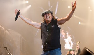 Διδάκτωρ και ο Brian Johnson των AC/DC