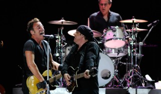 Άλλη μια απρόσμενη διασκευή σε συναυλία του Bruce Springsteen (video)