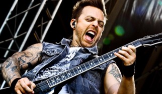 Οι Bullet For My Valentine θέτουν το πρόβλημα του bullying στο νέο τους video