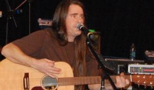 Να συνεργαστεί με τον Krist Novoselic επιθυμεί πρώην drummer των Nirvana